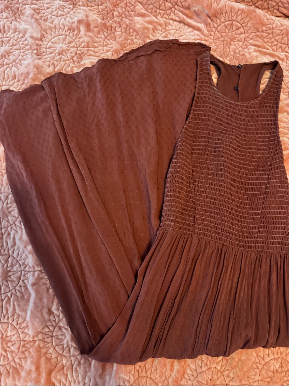 Women’s Rust Sleeveless Smocked Maxi Dress